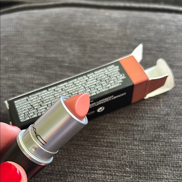 MAC Cosmetics Lipstick - Velvet Teddy - Picture 1 of 7